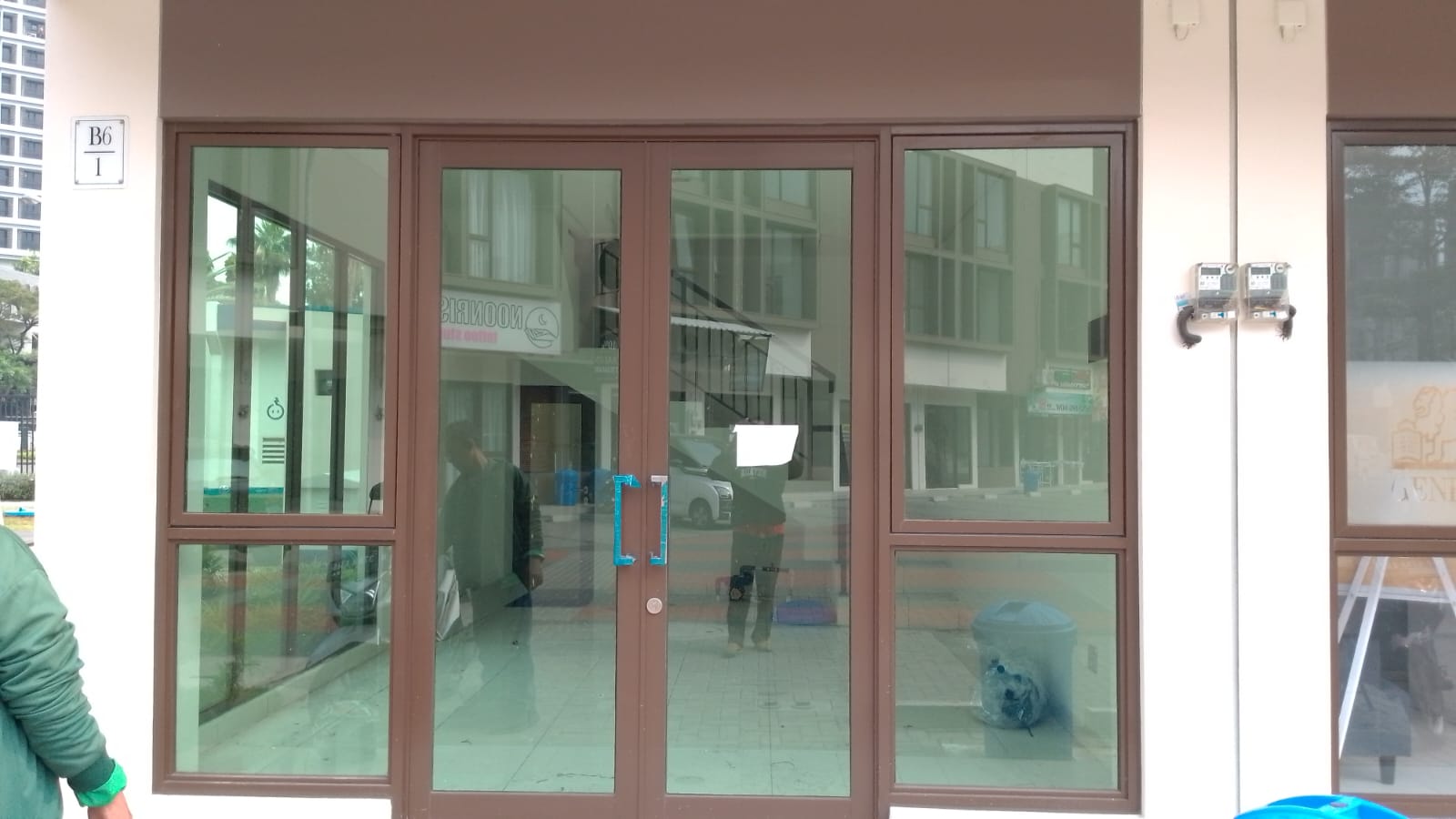 Kaca Film Pelindung UV